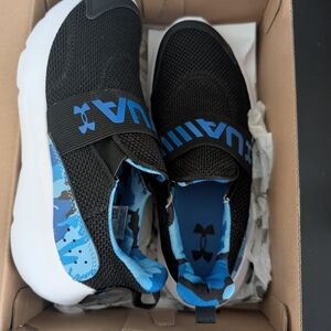 Under Armour Kids' Black and Blue Sneakers size 3Y. New!